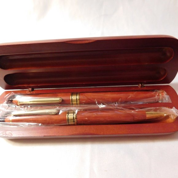 US Army Two Pen Set In Wooden Display Box - Picture 3 of 5